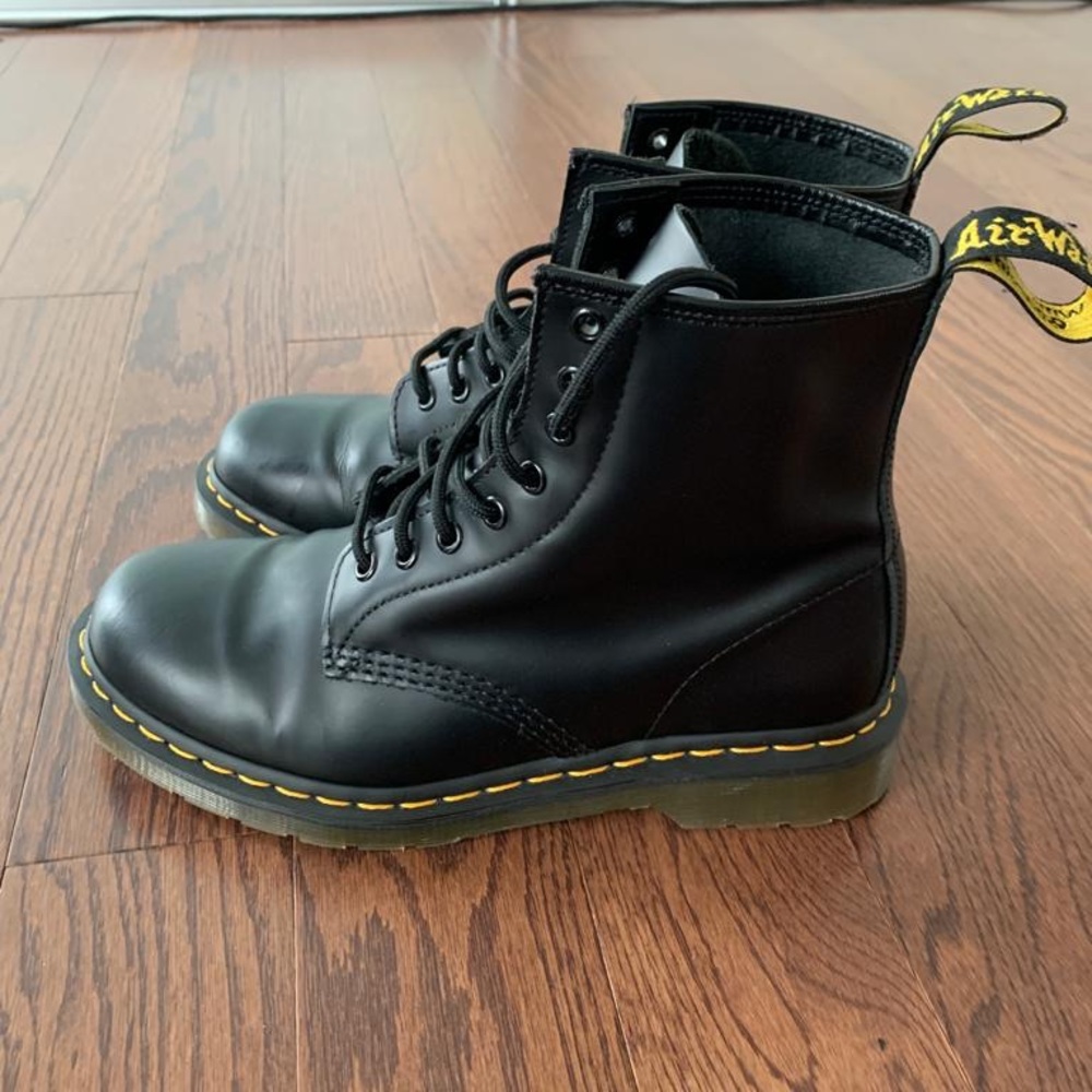 Dr Martens 1460 Smooth Leather Lace Up Boots